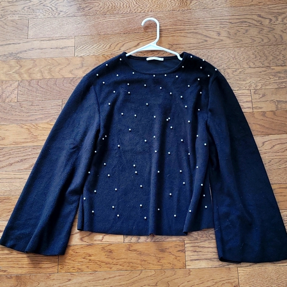 Zara soft black top + pearls